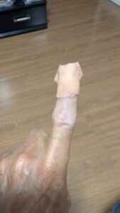 指切った(⁠>⁠0⁠<⁠；⁠)